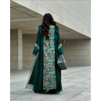 1733773161432443199_400