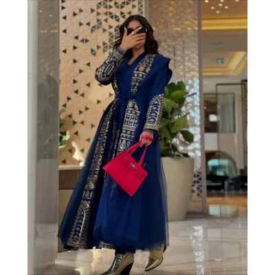 1734520548166299897_400