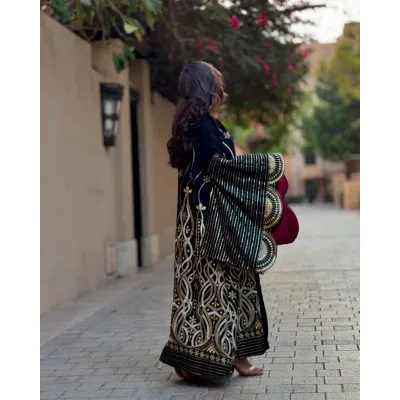 1737311760428454739_400