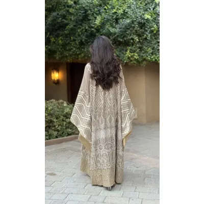 Beige bisht with long sleeves 3