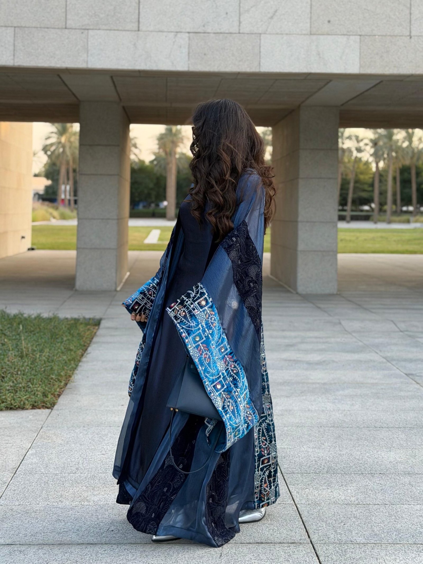 بشت كحلي ليلي_0