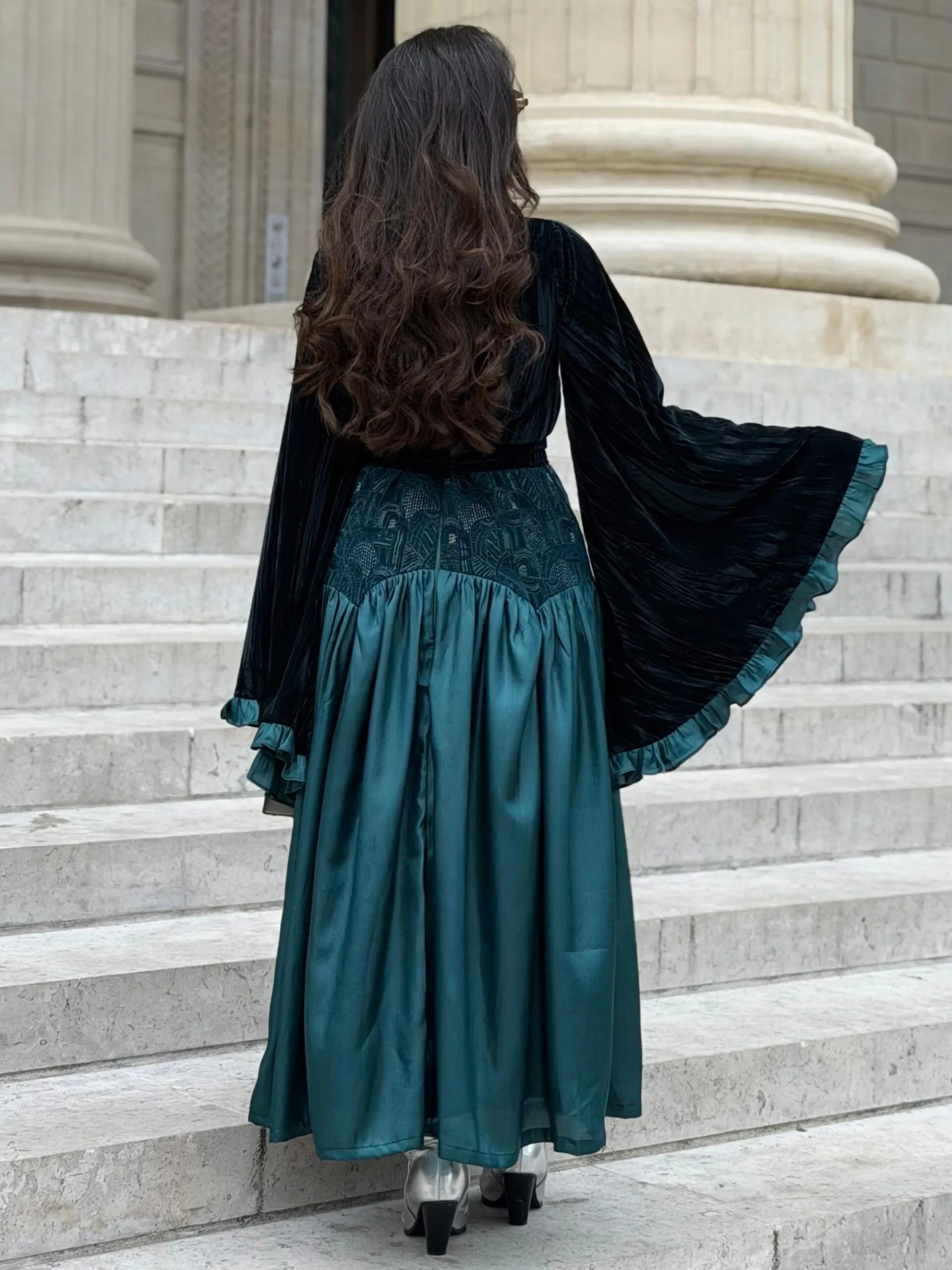 فستان ازمرلدا الملكي_0