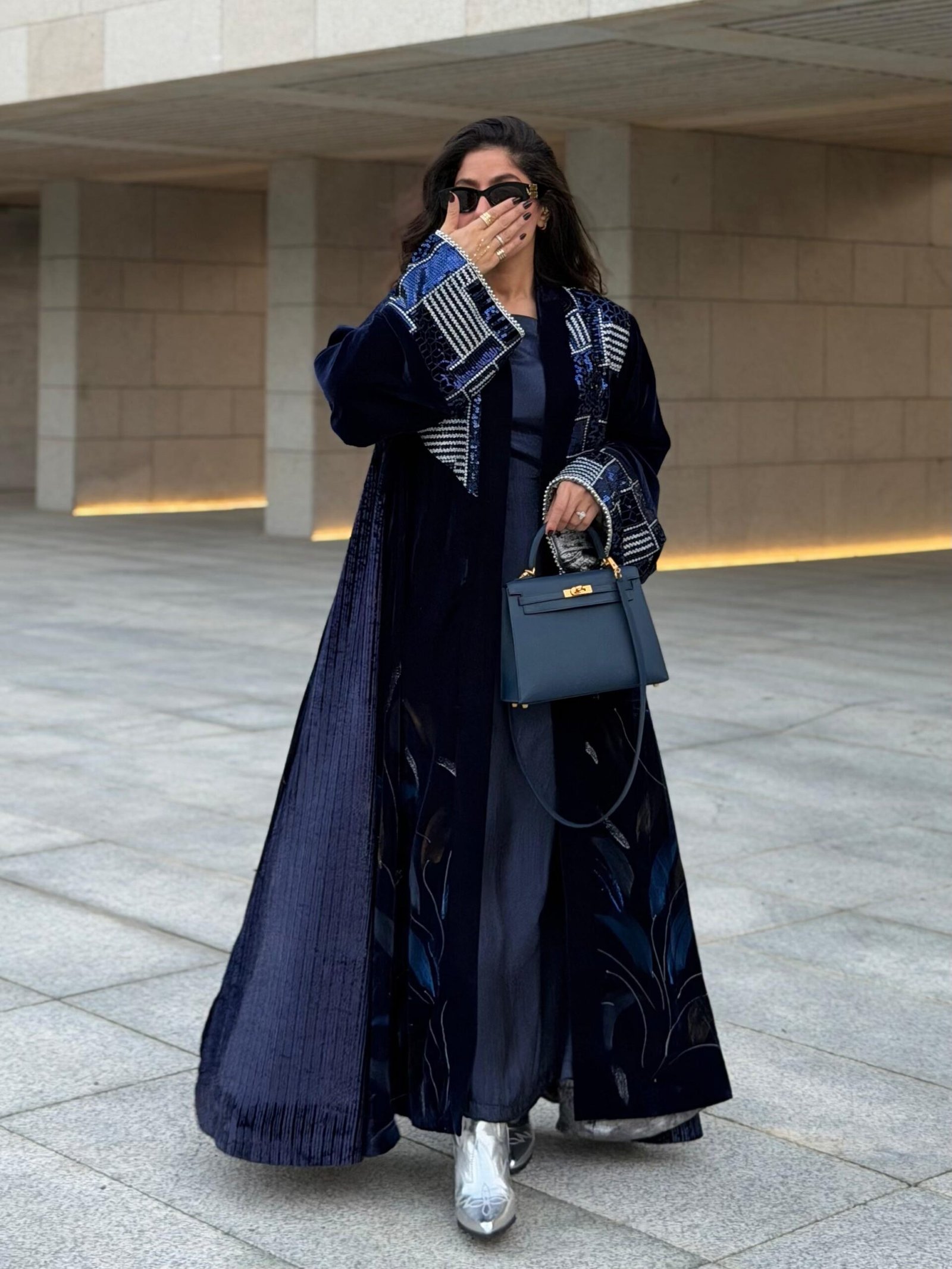 مخمل مطرز ومشكوك مبطن - شامل الفستان الداخلي_2