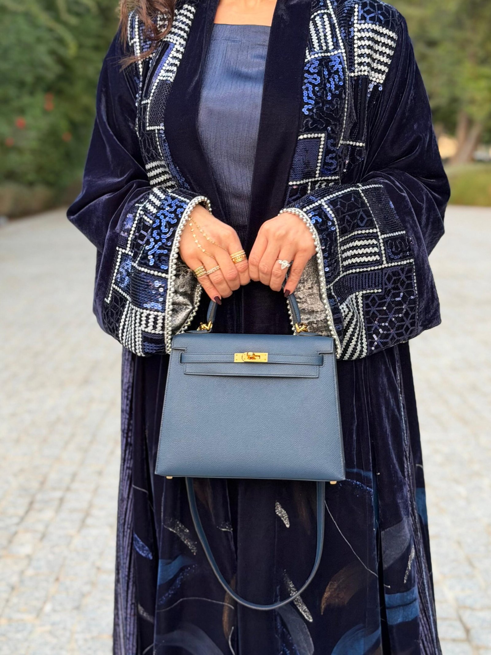 مخمل مطرز ومشكوك مبطن - شامل الفستان الداخلي_3