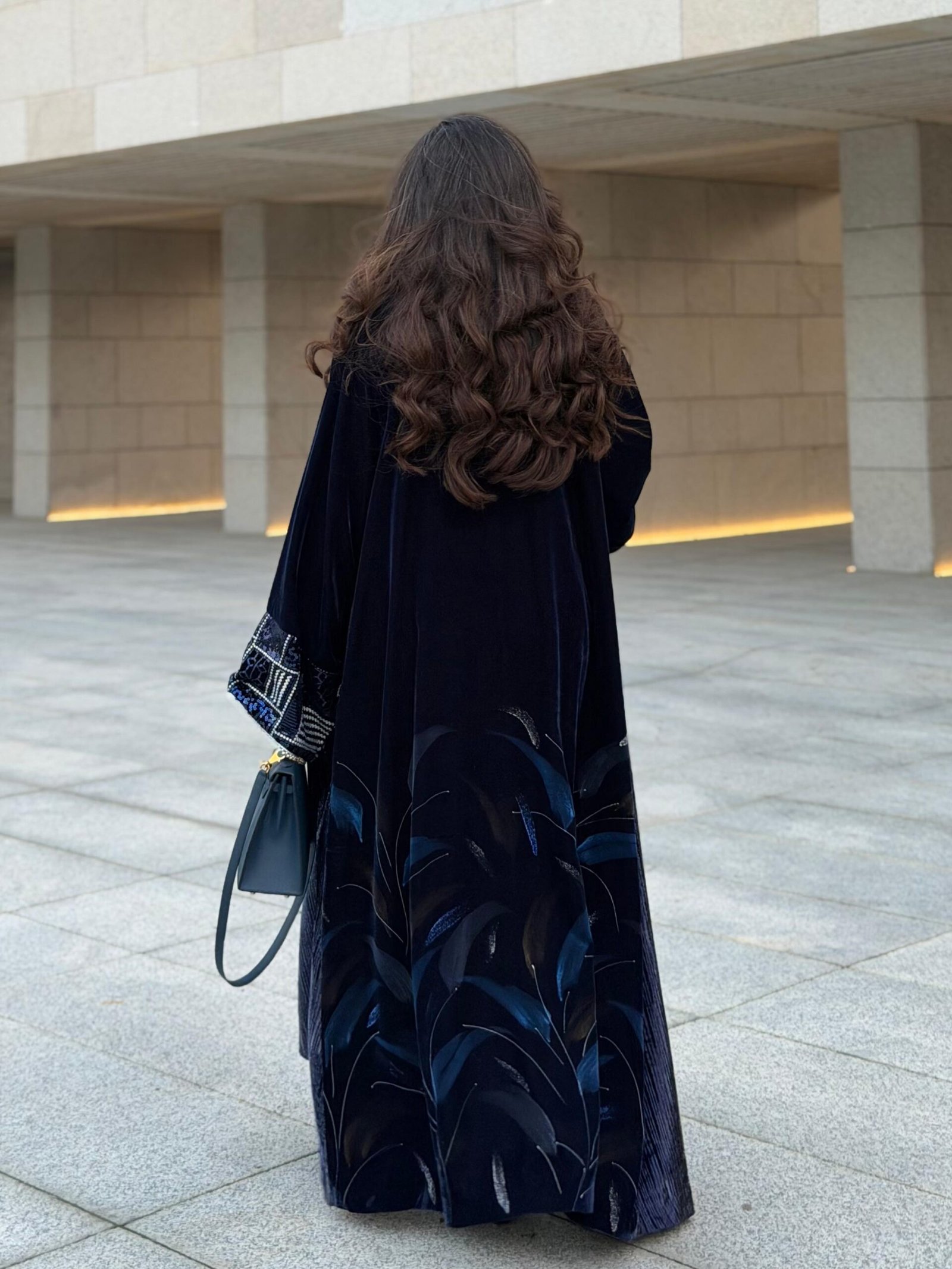 مخمل مطرز ومشكوك مبطن - شامل الفستان الداخلي_5