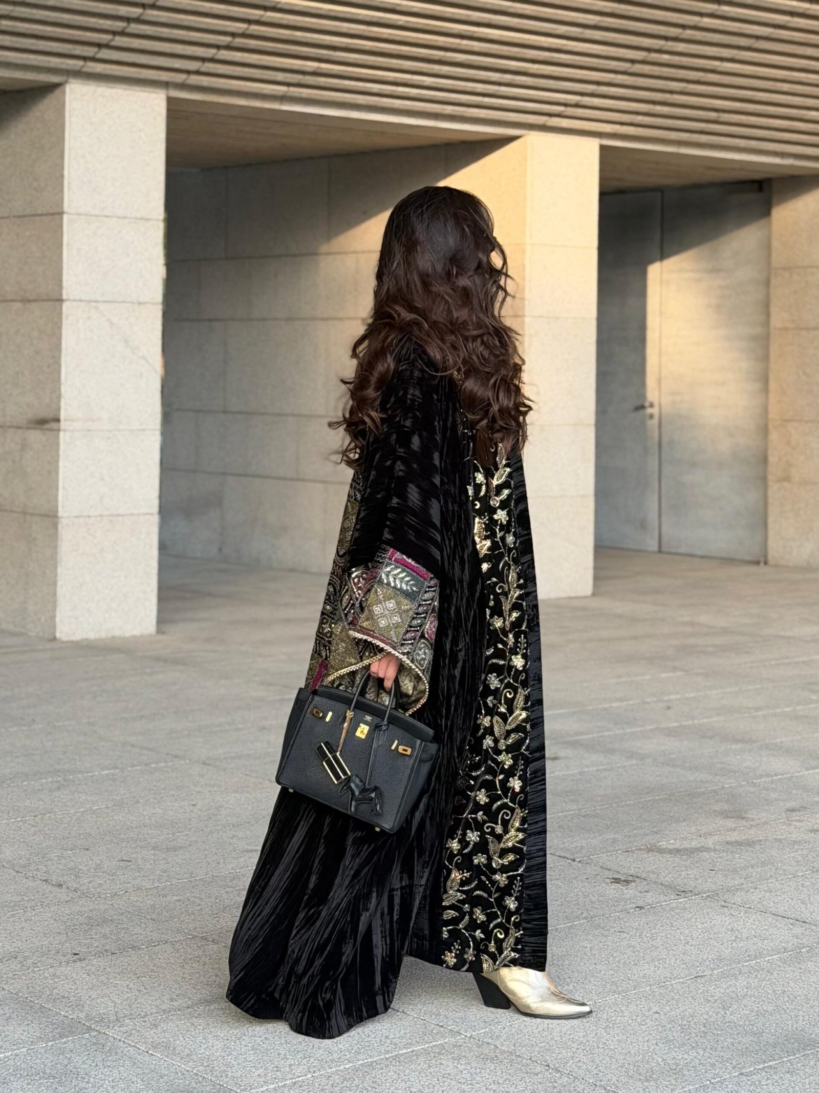 بشت أسود مشكوك للمناسبات_1