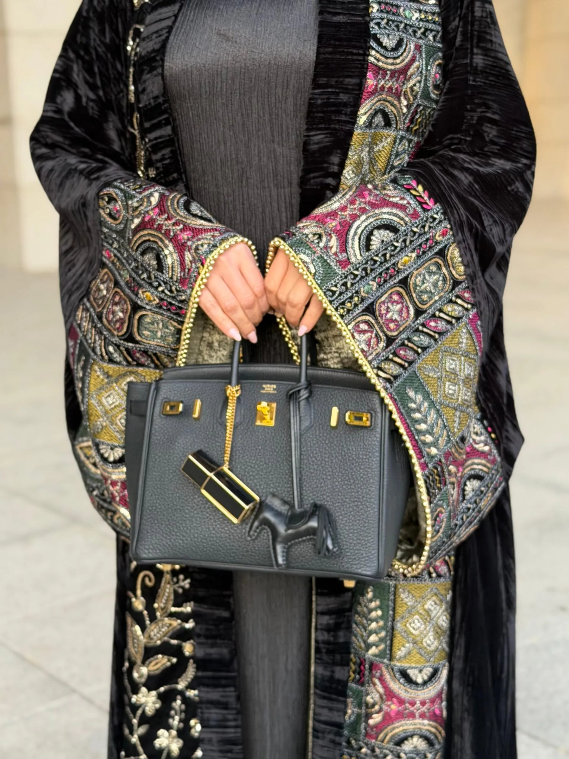 بشت أسود مشكوك للمناسبات_2