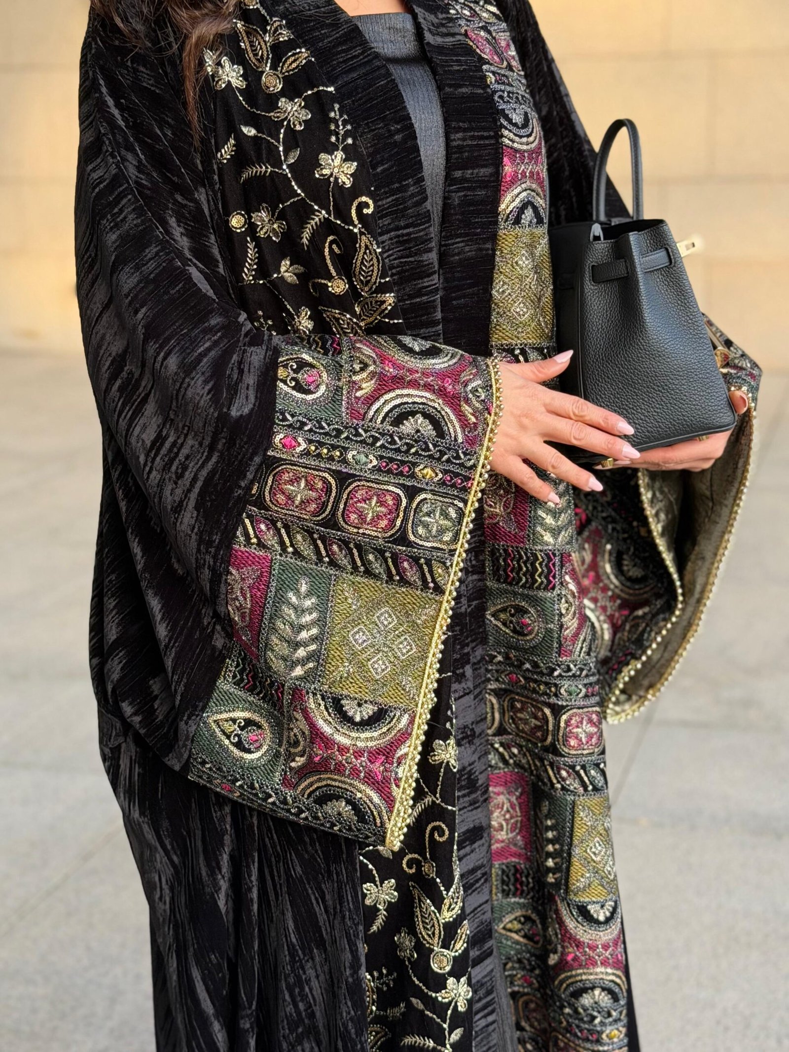 بشت أسود مشكوك للمناسبات_3