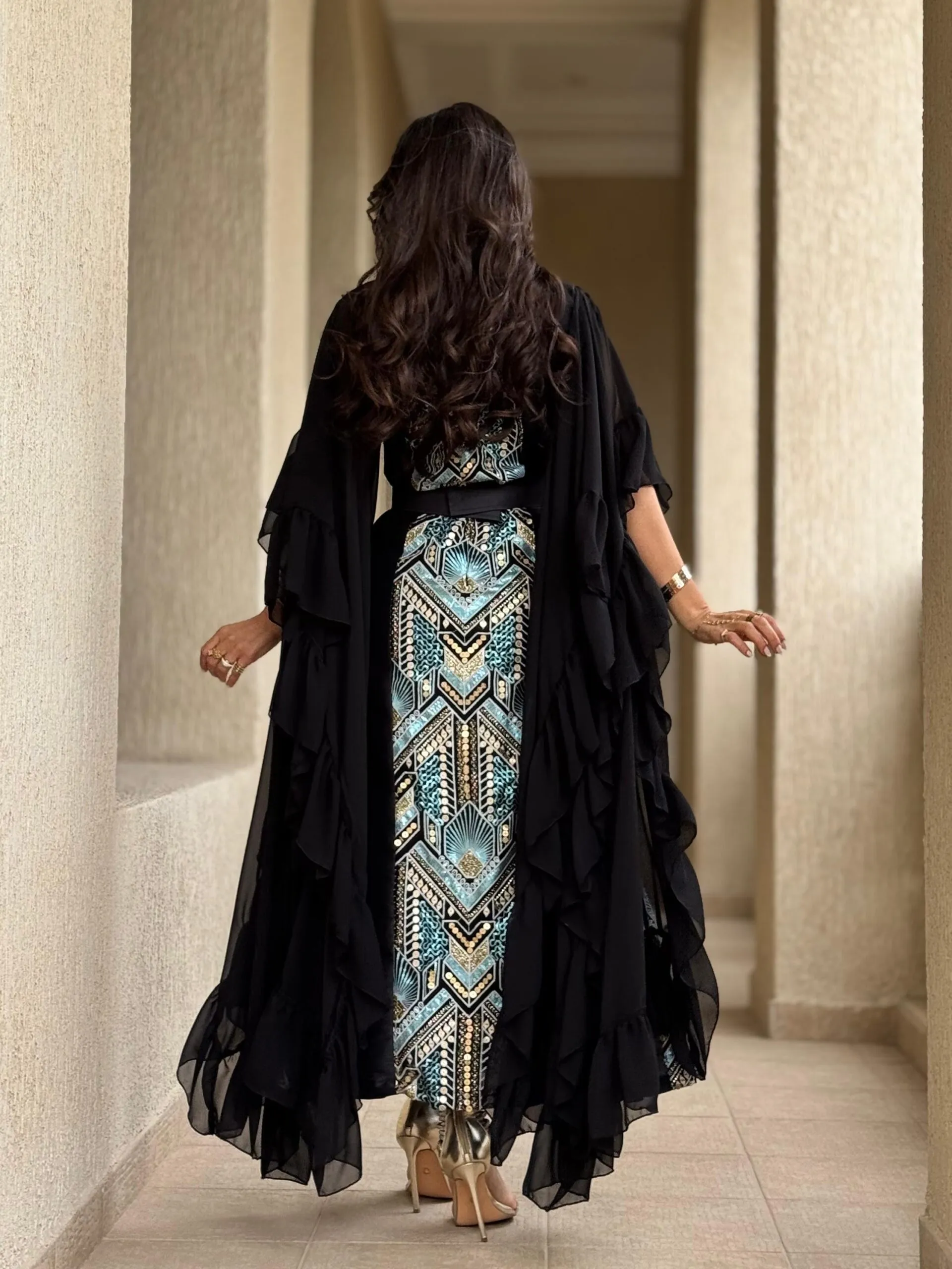 فستان ملكي أسود مع رفلز_0