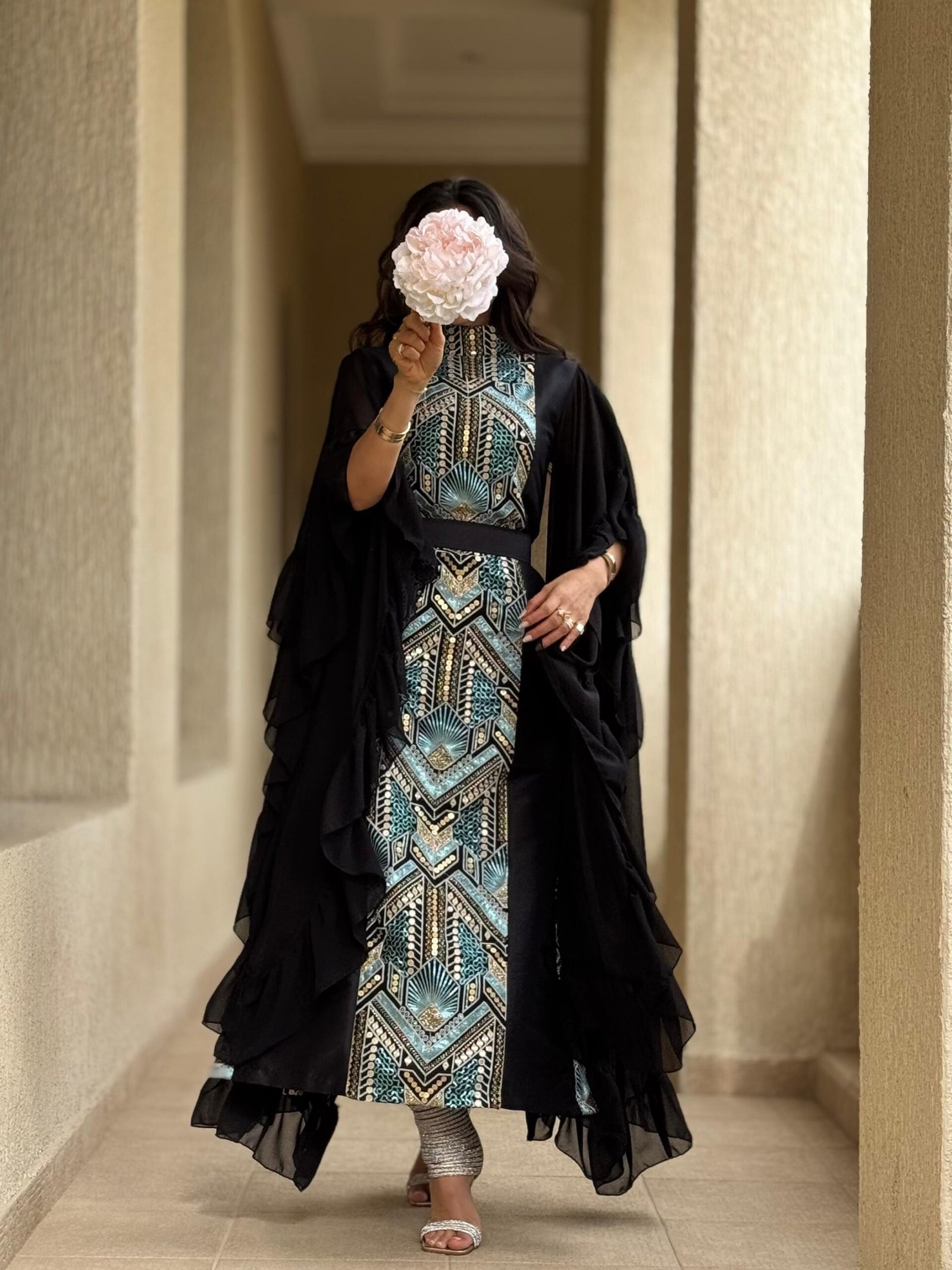 فستان ملكي أسود مع رفلز_1