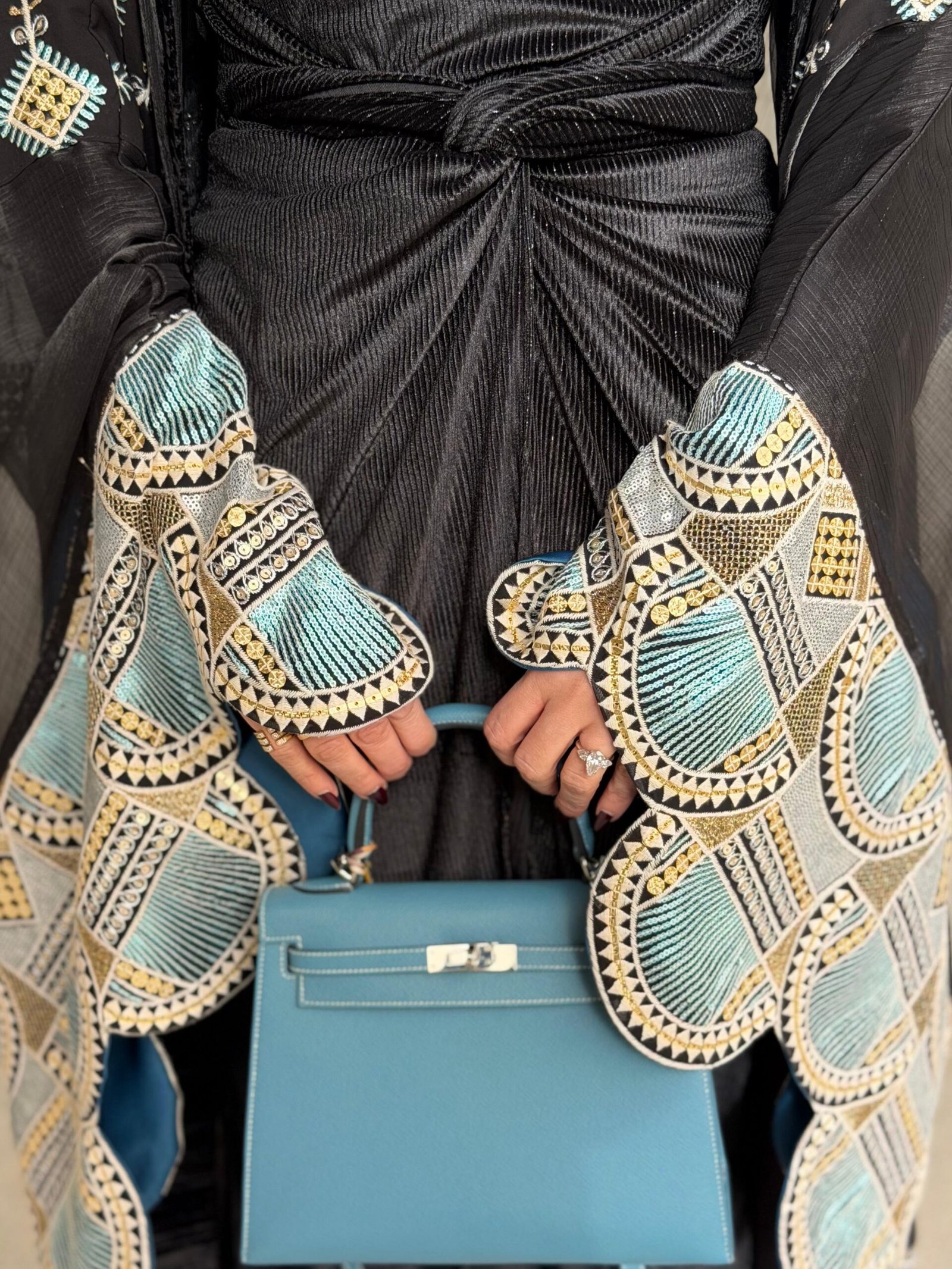 بشت مطرز مع فستان لف_0