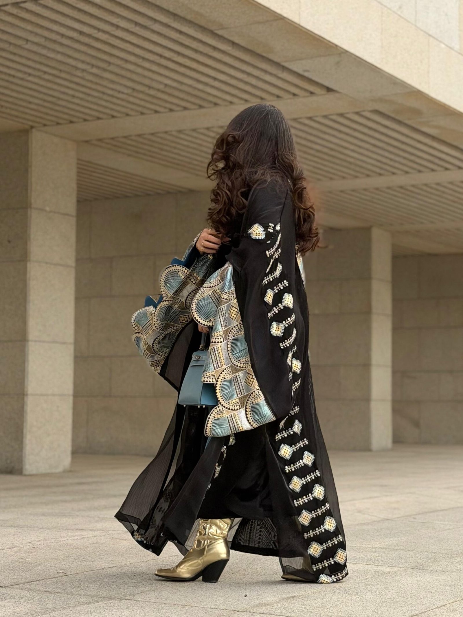 بشت مطرز مع فستان لف_1