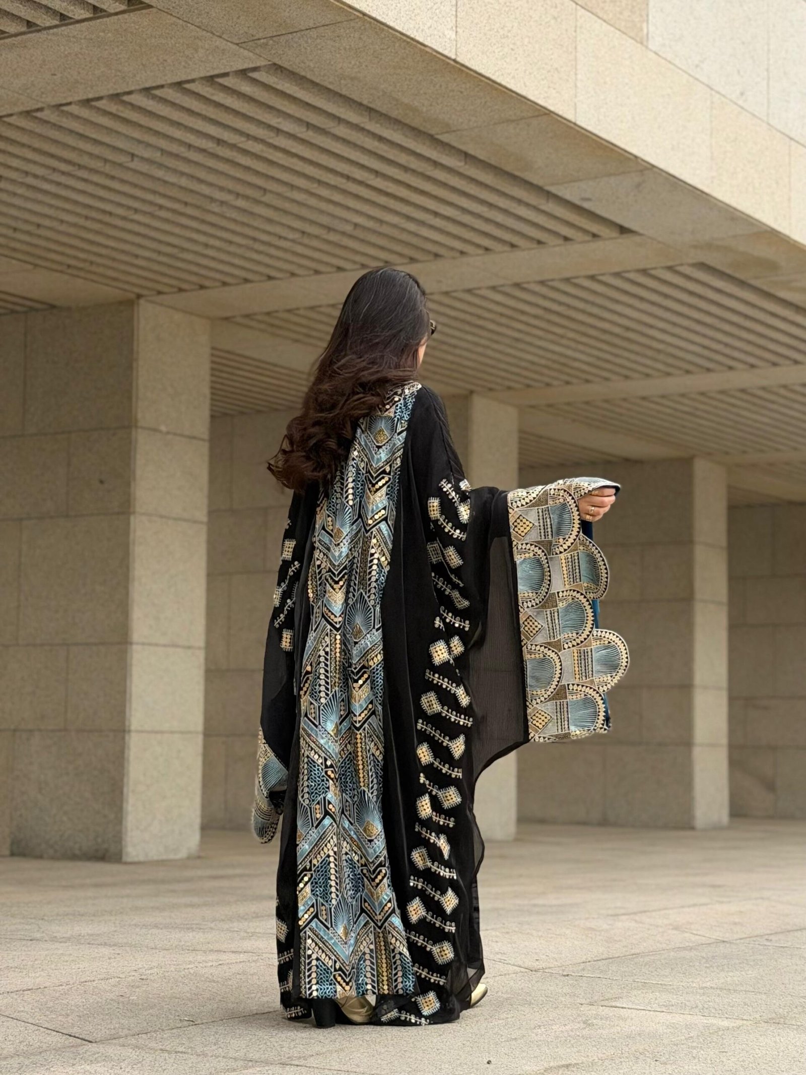 بشت مطرز مع فستان لف_2