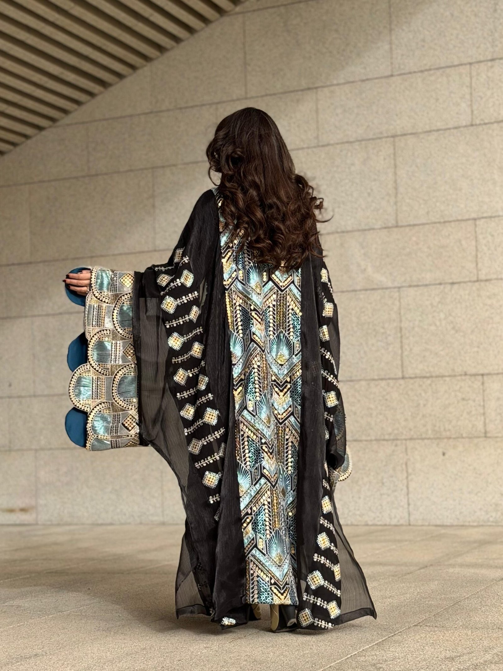 بشت مطرز مع فستان لف_4